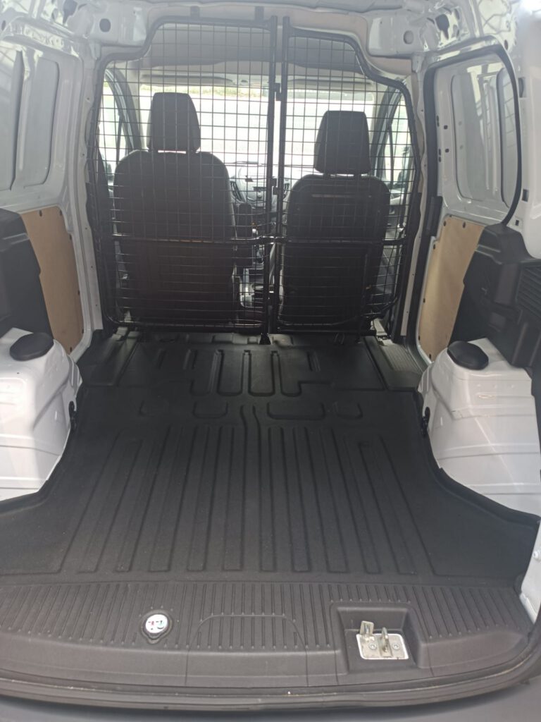Ford Transit Courier - foto 5