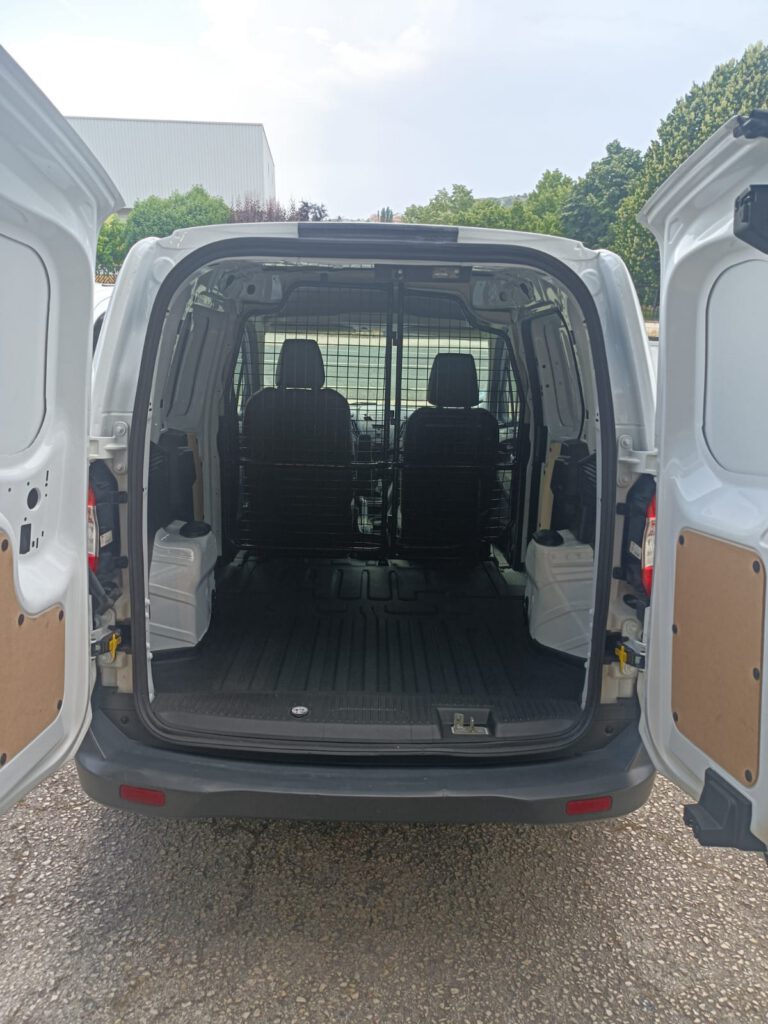 Ford Transit Courier - foto 6