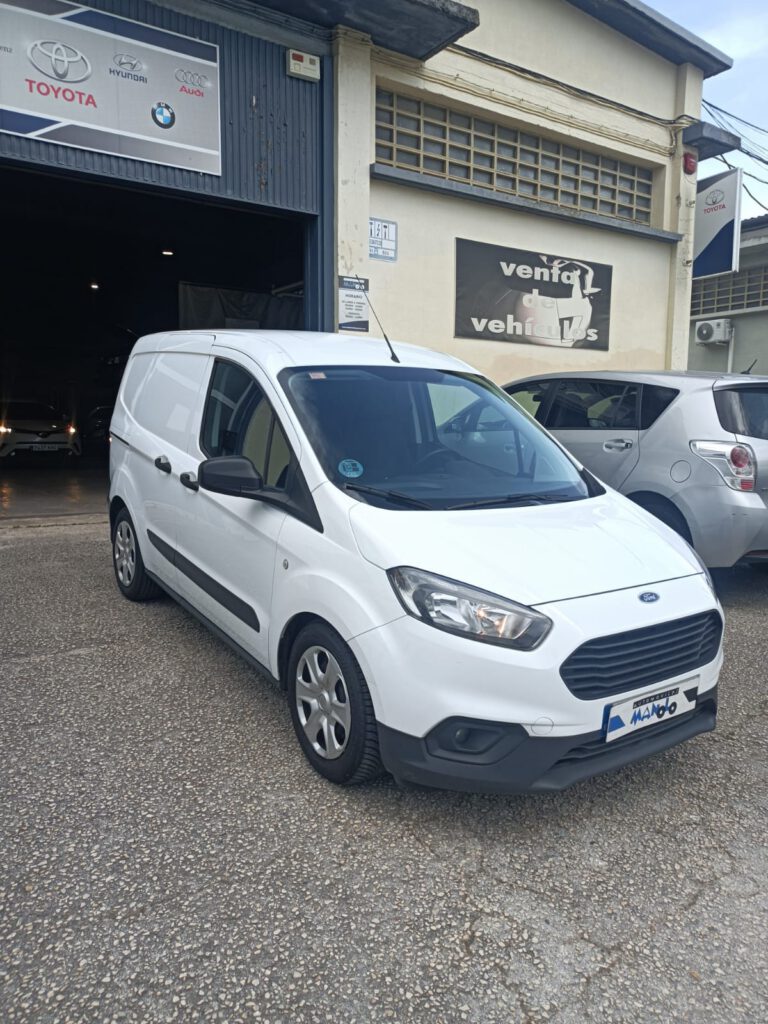 Ford Transit Courier - foto 8