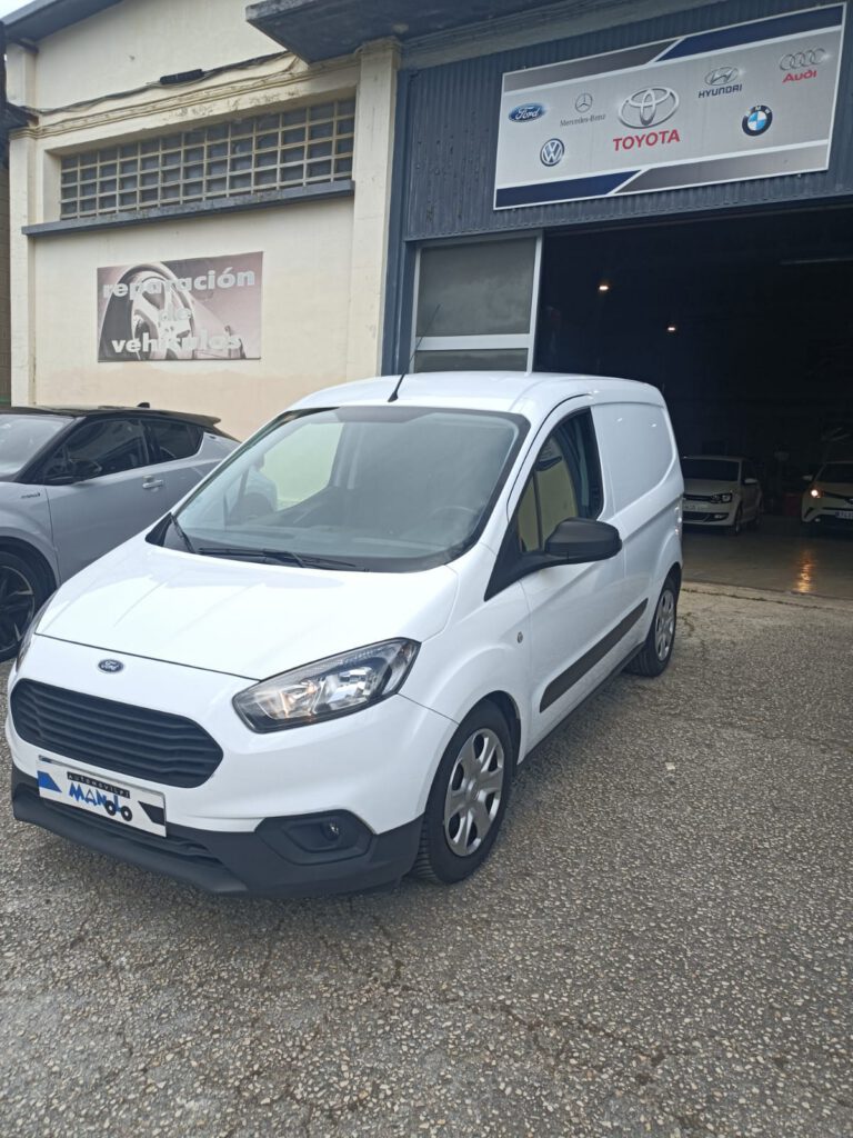 Ford Transit Courier - foto 10