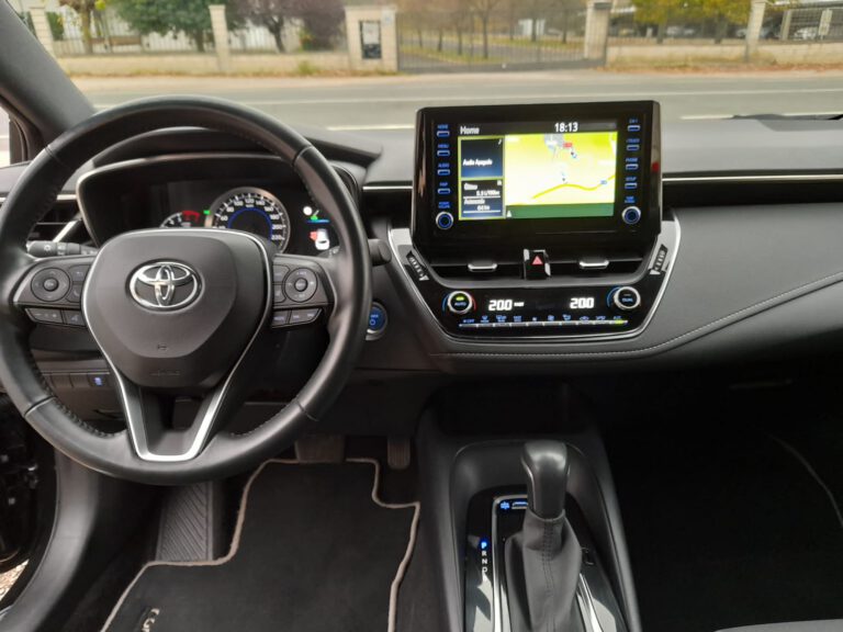 Toyota Corolla TS Hybrid - foto 5