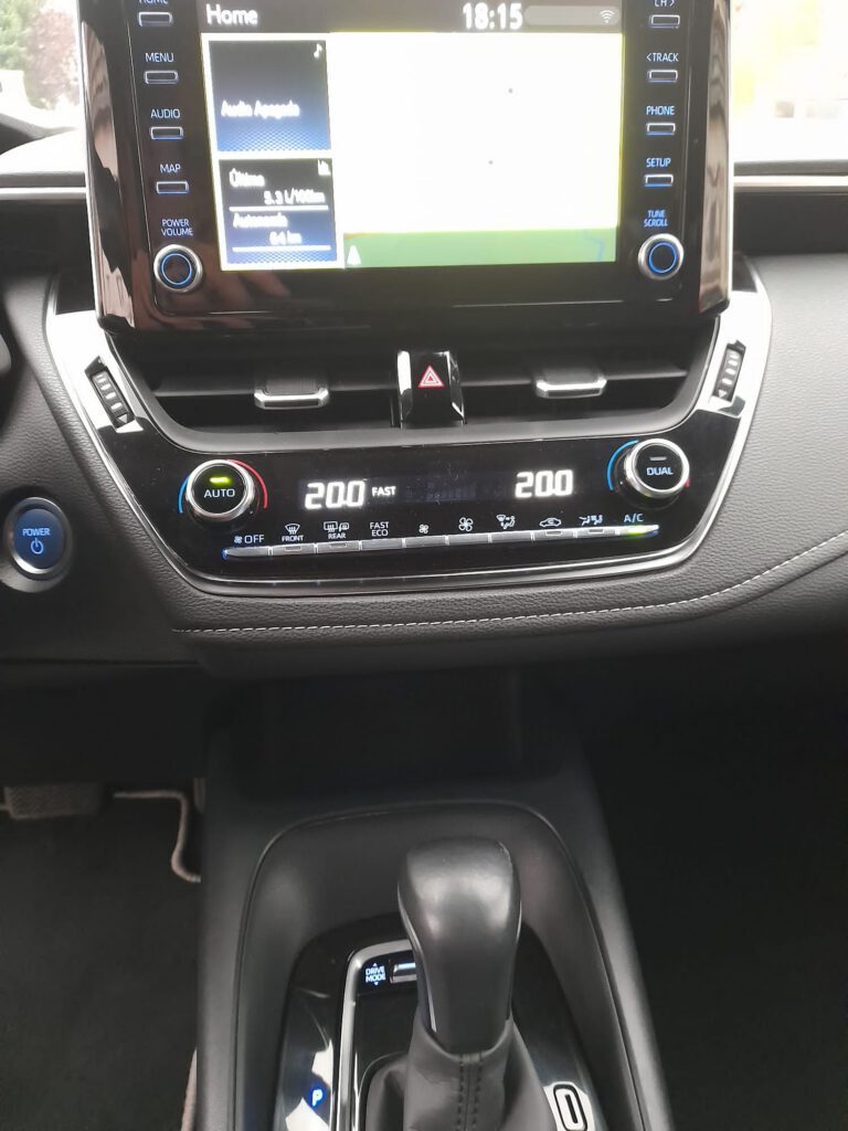 Toyota Corolla TS Hybrid - foto 6