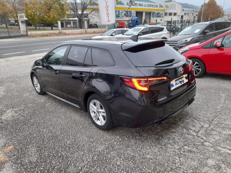 Toyota Corolla TS Hybrid - foto 15