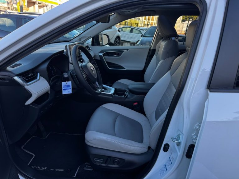 Toyota Rav4 Luxury AWD - foto 9