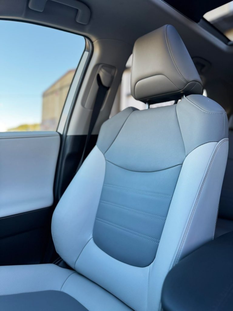 Toyota Rav4 Luxury AWD - foto 18