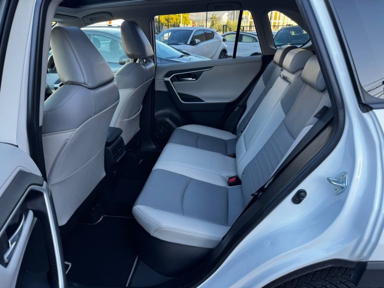 Toyota Rav4 Luxury AWD - foto 12